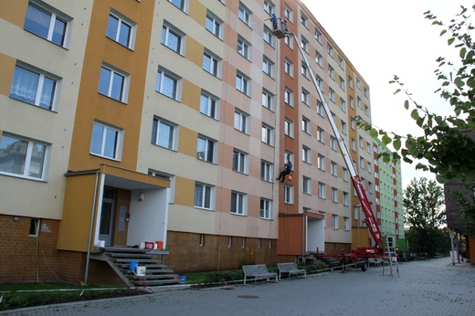 2016, čištění fasády na severní straně domu